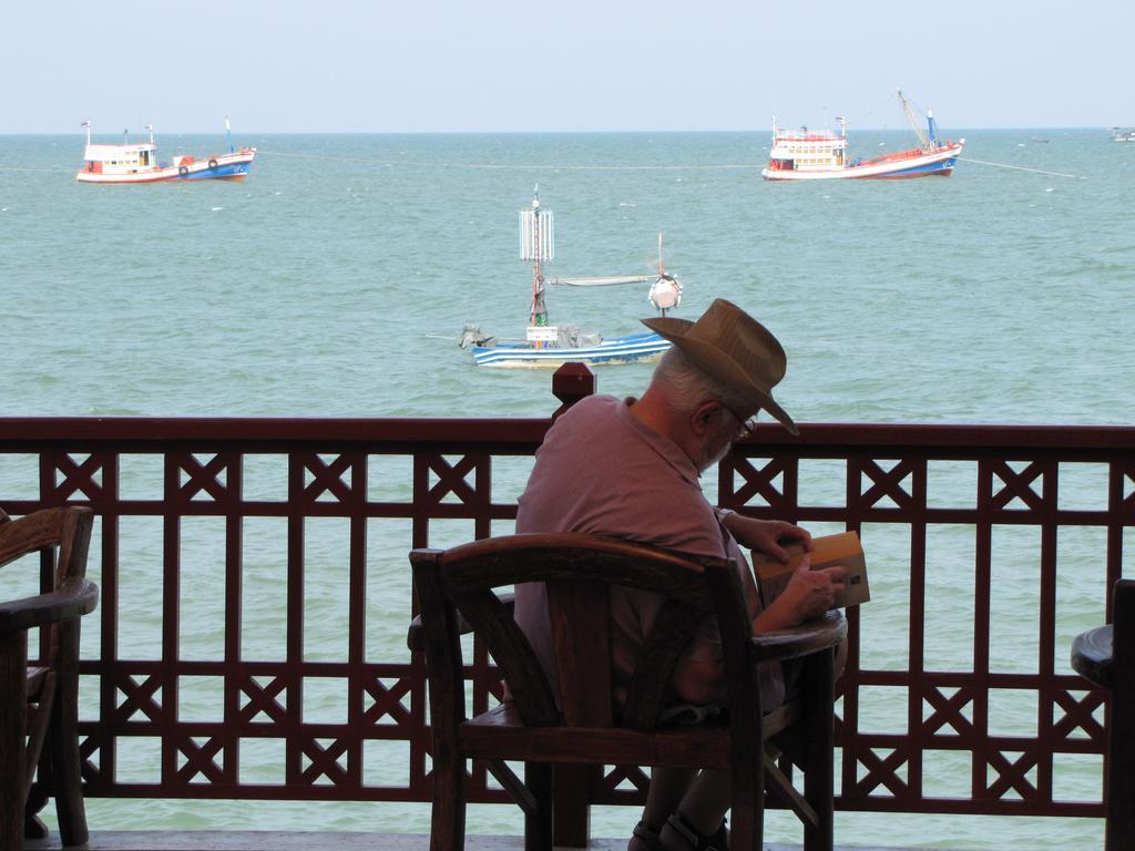 Mod Guesthouse Hua Hin Bagian luar foto
