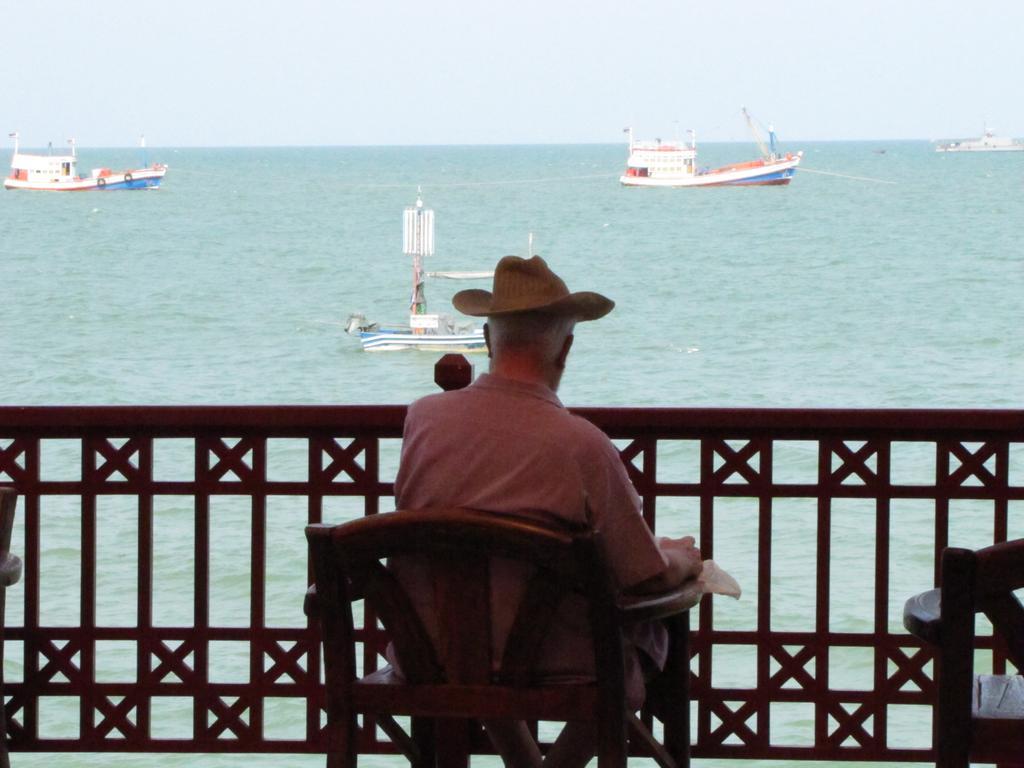 Mod Guesthouse Hua Hin Bagian luar foto