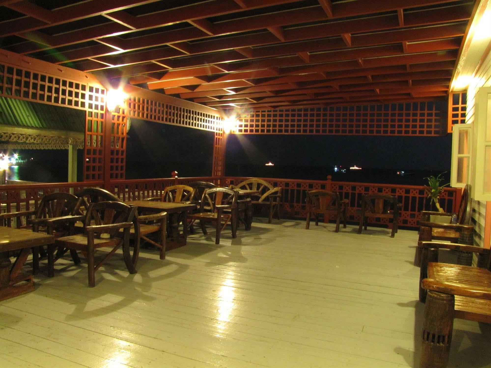 Mod Guesthouse Hua Hin Bagian luar foto