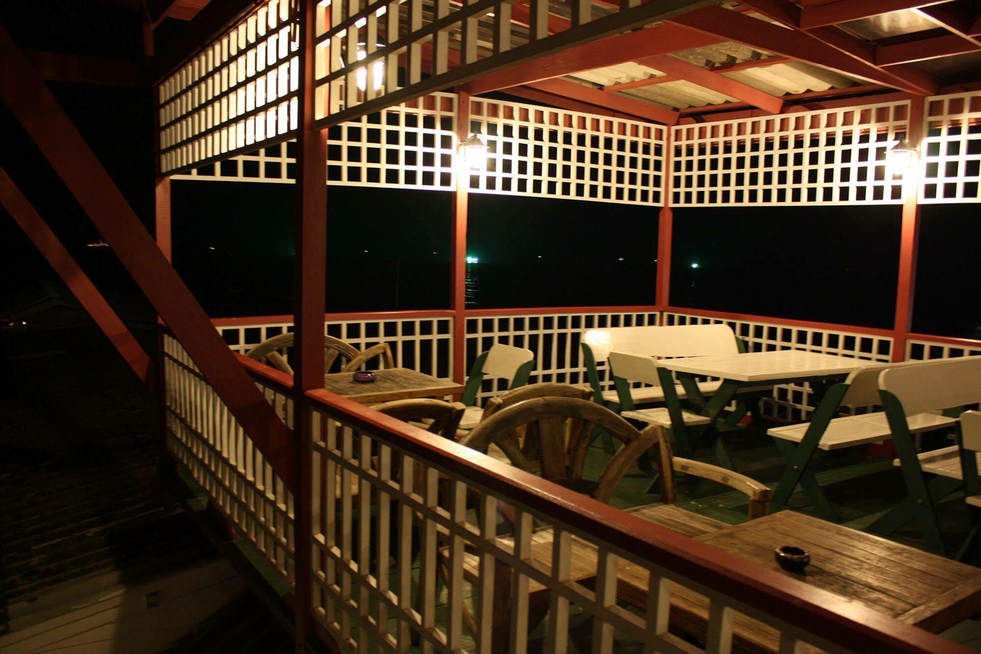 Mod Guesthouse Hua Hin Bagian luar foto