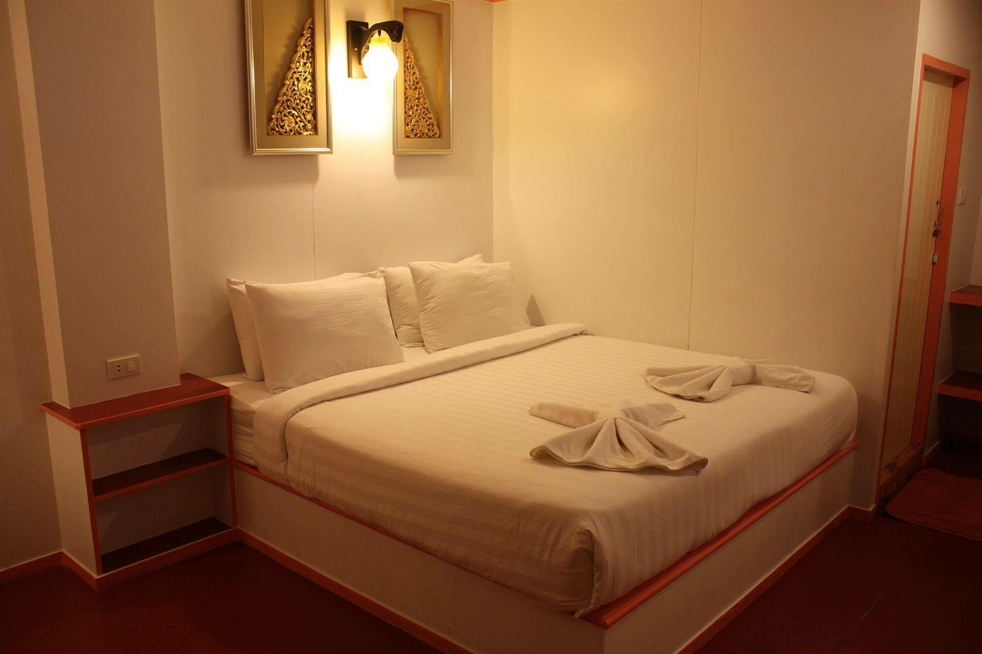 Mod Guesthouse Hua Hin Bagian luar foto